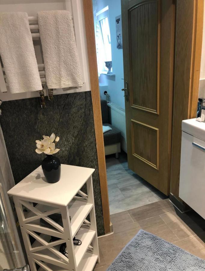 Kleine Gemuetliche Einliegerwohnung Mit Garten Und Pool Nordstemmen Exteriér fotografie